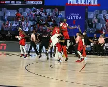 多伦多猛龙迎CBA常规赛关键赛，冲刺阶段扳平良机，赛场秩序良好，更衣室氛围转暖的简单介绍