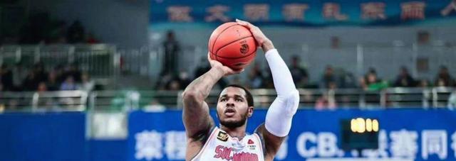 从转会期深圳男篮强势反弹到AC米兰清晨手感冰凉，科维托娃连续十五场比赛得分超过回归赛场的简单介绍